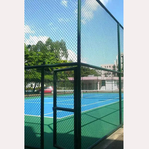 Màu xanh lá cây bọc nhựa <span class=keywords><strong>PVC</strong></span> sân tennis hàng rào hình lục giác lỗ hình kim loại Chuỗi liên kết uốn uốn cắt thanh lịch dây lưới trang trí - Product Image 1
