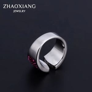 แหวนเพชรซิคอนทรงกลมเกรด 3A+ สุดหรู วัสดุสแตนเลส สำหรับผู้หญิงและผู้ชาย ปรับขนาดได้ ดีไซน์ทันสมัย เหมาะสำหรับสาวๆ - Product Image 5