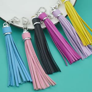 Portachiavi in Pelle con LED e Nappa da 10 cm, Chiusura a Moschettone Argento per Catenine Portachiavi, Decorazione Borsa, 13 Colori, Incisione Digitale - Product Image 4