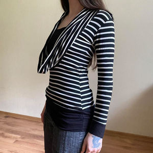 เสื้อยืดแขนยาวลายทางสไตล์ INS แต่งเลเยอร์ คอวีทรงเข้ารูปสำหรับผู้หญิง - Product Image 3