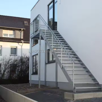 Escaliers extérieurs Marches de marche en métal Caillebotis en acier galvanisé pour marches d'escalier