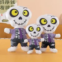 Poupées farces d'Halloween, jouets en peluche et figurines décoratives d'Halloween : citrouilles, squelettes, monstres, momies pour la fête de la Toussaint