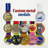 Upinstar Médaille de finition de triathlon en métal 3D Nouveau design Personnalisé Marathon Sports Médaille d'or Trophées Médailles et plaques