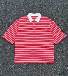 Polo à manches courtes rayé rouge et rose – T-shirt décontracté de golf pour homme avec col blanc contrastant, coupe ample - Product Image 1