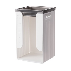Contenitore pieghevole da appendere per la conservazione di pasta in bolle con dispenser e design Little Red Book - Product Image 5
