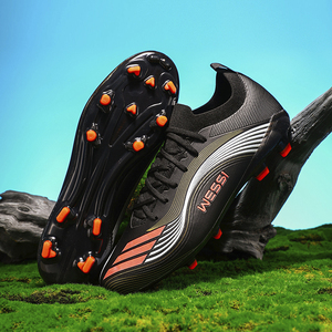 נעלי כדורגל מקצועיות לנוער, דגם סטאדס ארוכות ללא תפרים, אחיזה מקצועית למגרש - Product Image 1