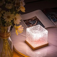 Projecteur d'ondulations d'eau rotatif intelligent pour maison connectée, veilleuse RVB 16 couleurs, lumière de cristal effet flamme pour salon, bureau, chambre à coucher