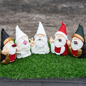 Decoración para Jardín, Divertida Escultura de Gnomo Fumador, Adornos de Jardín, Estatua de Gnomo Mago Burlón, Manualidades, Gnomos Traviesos para Jardín - Product Image 1