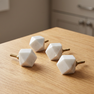 Poignée de tiroir géométrique à facettes en marbre blanc, poignée de meuble minimaliste en laiton pour cuisine, commode, accessoires de maison - Product Image 1
