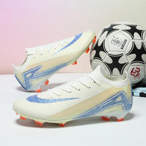 أحذية كرة قدم مريحة ومضادة للانزلاق، موديل <span class=keywords><strong>2026</strong></span> الجديد للرجال والنساء - Product Image 1