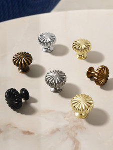 南瓜花形锌合金单孔橱柜旋钮拉手，适用于衣柜、橱柜、抽屉 - Product Image 3