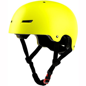 Casque de scooter jaune réglable pour enfants, jeunes et adultes, protection pour le skateboard et le cyclisme, certifié CPSC - Product Image 1