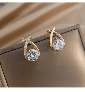 DAIHE 뜨거운 판매 한국 고급 보석 925 실버 바늘 기질 다이아몬드 스터드 귀걸이 여자