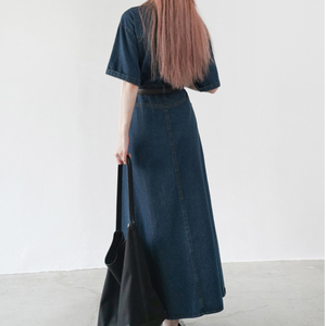 Mode féminine col roulé personnalisé confortable classique marine ensemble de costume en jean décontracté manches courtes haut midi jupes plissées ensemble deux pièces - Product Image 3