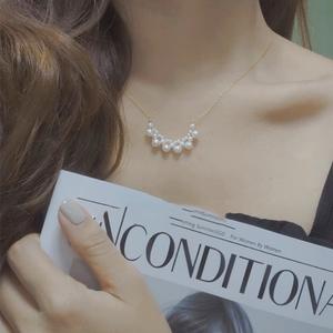 Collar Retro Francés de Medianoche en París con Diseño de Luna Creciente de Encaje, Cadena de Perlas Naturales para Clavícula, Collar de Nicho Templado - Product Image 2