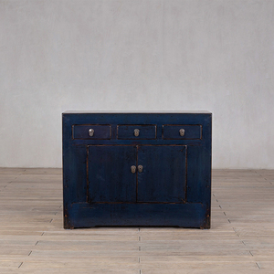 Credenza di Lusso in Stile Antico in Legno Massello con Tre Cassetti e Due Ante, Elegante Mobile per Hall di Hotel e Soggiorno - Product Image 5