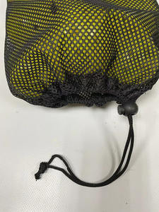 Bolsa de Almacenamiento Hexagonal de Nailon Reciclable con Cierre de Malla y Logotipo Personalizado para Redes de Golf y Tenis, Tamaño para 12 Pelotas - Product Image 3