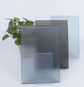 Panneau de verre décoratif gaufré à motif nid d'abeille en gris clair et noir, polyvalent pour les cloisons intérieures et la décoration de meubles - Product Image 1