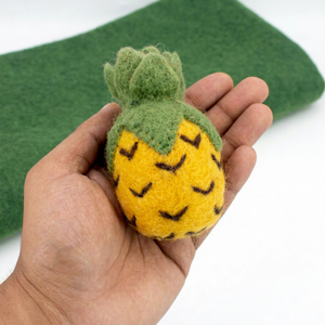 Ananas en feutre de laine avec feuilles vertes, fruits de jeu d'imitation, jeu imaginatif pour enfants, accessoires photo, décoration - Product Image 3