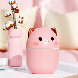 เครื่องเพิ่มความชื้นในอากาศขนาดเล็ก 250 มล. พร้อมไฟกลางคืนน่ารัก กลิ่นหอมสดชื่น ละอองเย็น สำหรับห้องนอน บ้าน รถยนต์ ต้นไม้ เครื่องฟอกอากาศสำหรับใช้ในครัวเรือน - Product Image 1