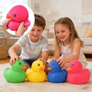 Fidget Toy Géant en TPE en forme de Fraise, Anti-stress et Sensoriel, pour Adultes, Cadeau Amusant, Jouet TDAH, pour Décoration de Fêtes - Product Image 3