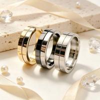 Bague de couple unisexe, simple, tendance, polyvalente, luxe léger, classique, haut de gamme, en acier inoxydable