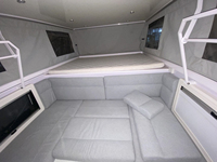 Casa Rodante Desplegable para Camioneta Ford F150, 3 Camas, Techo Elevable, con Ducha, Inodoro, Cocina y Energía Solar