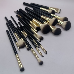 Ensemble de 20 pinceaux de maquillage professionnels YRX Meilard, poils synthétiques doux, logo personnalisé, manche en bois, kit de beauté pour le visage et le correcteur - Product Image 2