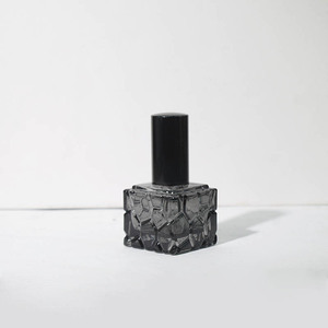 Flaconi <span class=keywords><strong>di</strong></span> <span class=keywords><strong>Profumo</strong></span> <span class=keywords><strong>di</strong></span> Alta Gamma da 10ml a Forma <span class=keywords><strong>di</strong></span> Cubo d'<span class=keywords><strong>Acqua</strong></span>, Eleganti Contenitori in Vetro Trasparente con Spray per Campioni e Oli Essenziali Portatili - Product Image 4