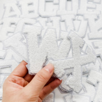 Patch brodé 3D personnalisé en sergé avec lettres et étoiles, couleurs et taille sur mesure, badges thermocollants en forme de cœur, patchs brodés en chenille