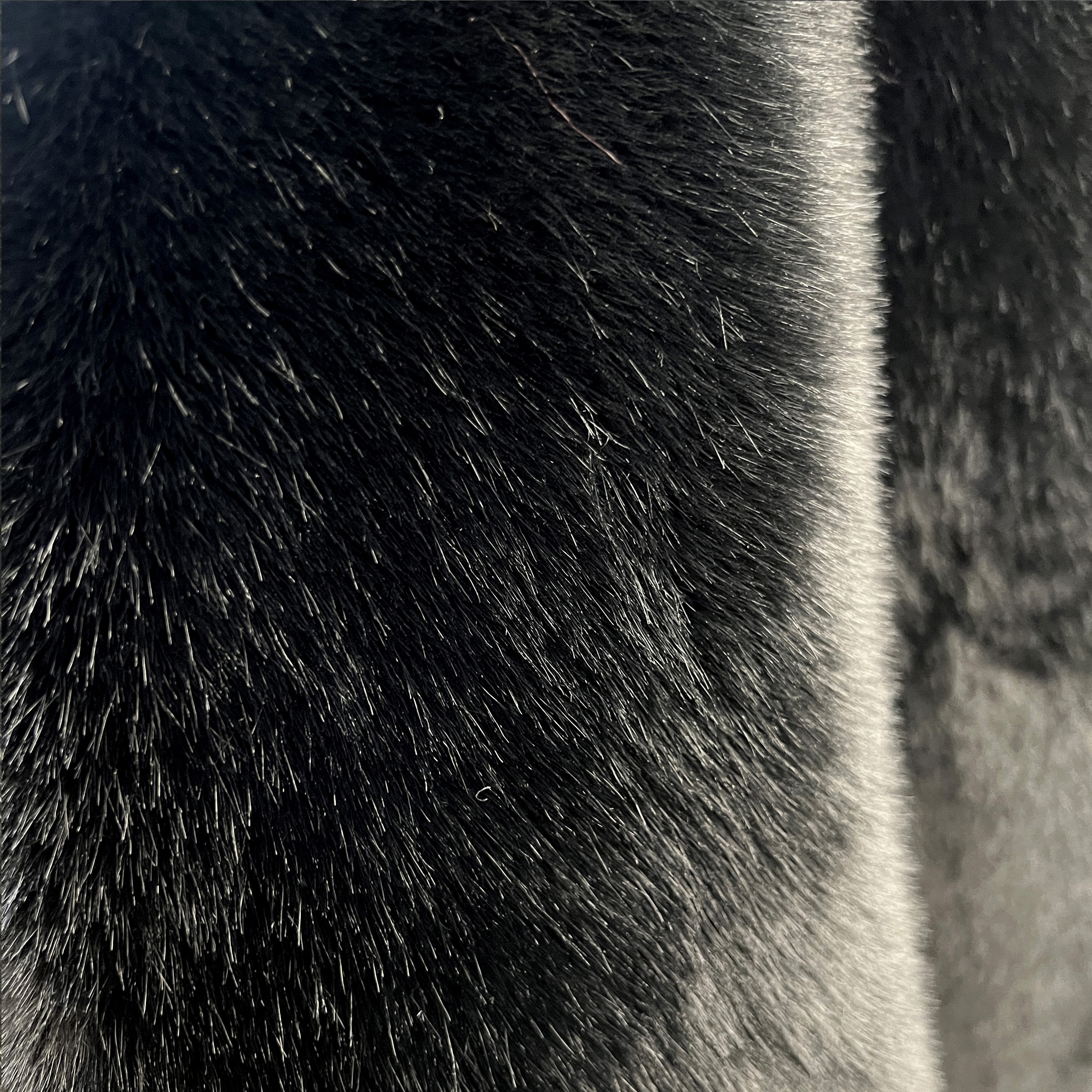 Customized Artificial Long Fur Plush Synthetic Fur Fabric for Jackets and Outerwear