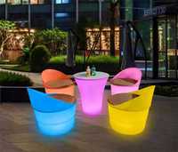Table de salle à manger moderne en plastique lumineux à LED avec 4 chaises, mobilier de jardin extérieur étanche pour patio, centre commercial, chaise longue de plage