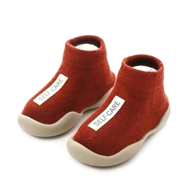 Chaussures de marche pour bébé en tissu de coton doux, nouveau style, bon marché, couleur unie, pour fille, 2022