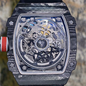 นาฬิกาจักรกลสั่งทำพิเศษระดับไฮเอนด์ UMIF RM67-02 CRMA7 ระบบ Vacheron Constantin เรืองแสง หรูหรา ตัวเรือนคาร์บอน NTPT จากฝรั่งเศส ดีไซน์โครงกระดูก - Product Image 4