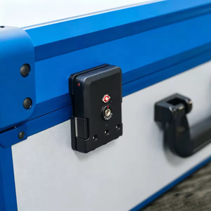 Valise de rangement pour cartes gradées en aluminium sur roulettes, personnalisable OEM, avec serrure TSA sécurisée pour collectionneur de cartes - Product Image 3