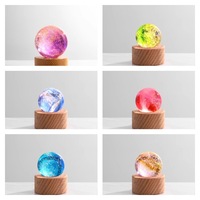 Décorations de chambre en gros : Ornements LED colorés à perles, base en bois, corps en verre, à brancher, effet ciel étoilé, étanches