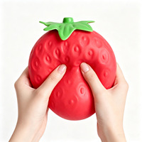 Grand jouet à presser en forme de fraise en TPR, à rebond rapide, jouet de décompression pour adultes, imitant une fraise
