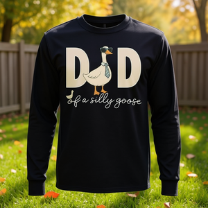 T-shirt a maniche lunghe con stampa Dad Of A Silly Goose, design coordinato per la famiglia - Product Image 1