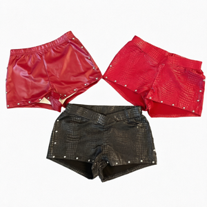 Shorts en cuir PU pour femmes, à rivets, taille élastique, mini-shorts, motif crocodile, streetwear, shorts de motard - Product Image 1