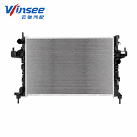 Radiateurs de voiture YunChi pour OPEL CORSA 2000 MT, radiateur 1300259 1300261 93177424, radiateur de véhicule, vente en gros, système de refroidissement automobile