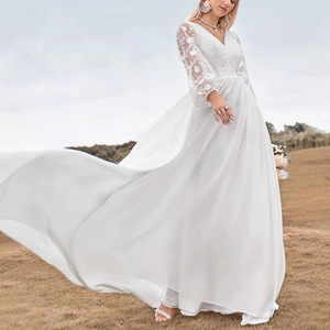 Vestido de Novia Blanco de Encaje con Cuello en V, Manga Larga con Volantes, Corte en A y Falda Amplia - Product Image 3