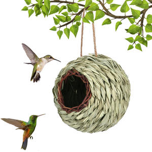 Ecologisch verantwoorde handgeweven vogelnest met hangkoord, natuurlijk gras huisje voor kleine wilde vogels - Product Image 1