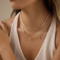 Collier élégant et polyvalent en acier inoxydable multicouche avec de délicats petits charms ronds sophistiqués, accessoire de mode féminin TGXL14149