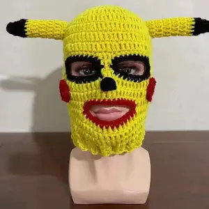 ヒット販売面白いかぎ針編み黄色の漫画の帽子フェイスカバージニニットかぎ針編み面白い盗賊ビーニーハットPIKAニットフープ
