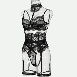 ชุดชั้นในลูกไม้ซีทรูลายดอกไม้สุดหรู คุณภาพสูง ดีไซน์เซ็กซี่ พร้อมสายรัดขนตา 5 ชิ้น - Product Image 5