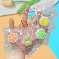 Porte-clés lumineux en forme de boulette, cadeau promotionnel, mini breloque de sac mignonne, jouet anti-stress doux en forme de dessin animé, porte-clés boulette