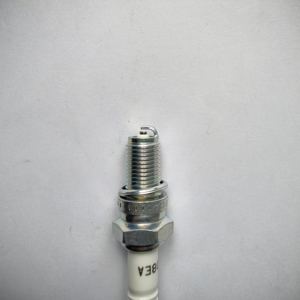 NGK Candle Genuine Motorcycle Vehicle Parts Accessories 2120 D8EA Pour <span class=keywords><strong>Honda</strong></span> CBX550F/Integra 550CC, FT500 /XL500S 500CC - Product Image 4