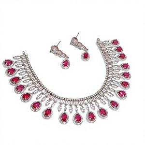 Ensemble de bijoux glamour classique plaqué argent avec strass roses, collier et boucles d'oreilles, pour mariages, fiançailles et événements nocturnes - Product Image 1