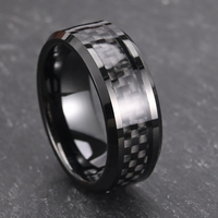 Vente en gros d'alliances IP noir pour hommes Bague de fiançailles en carbure de tungstène avec bordure biseautée en fibre de carbone noire Comfort Fit