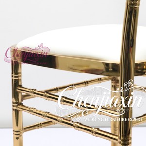 Sillas Chiavari Doradas de Lujo para Bodas y Eventos 2025, de Metal, Apilables, Diseño Moderno para Banquetes, Venta al por Mayor - Product Image 4